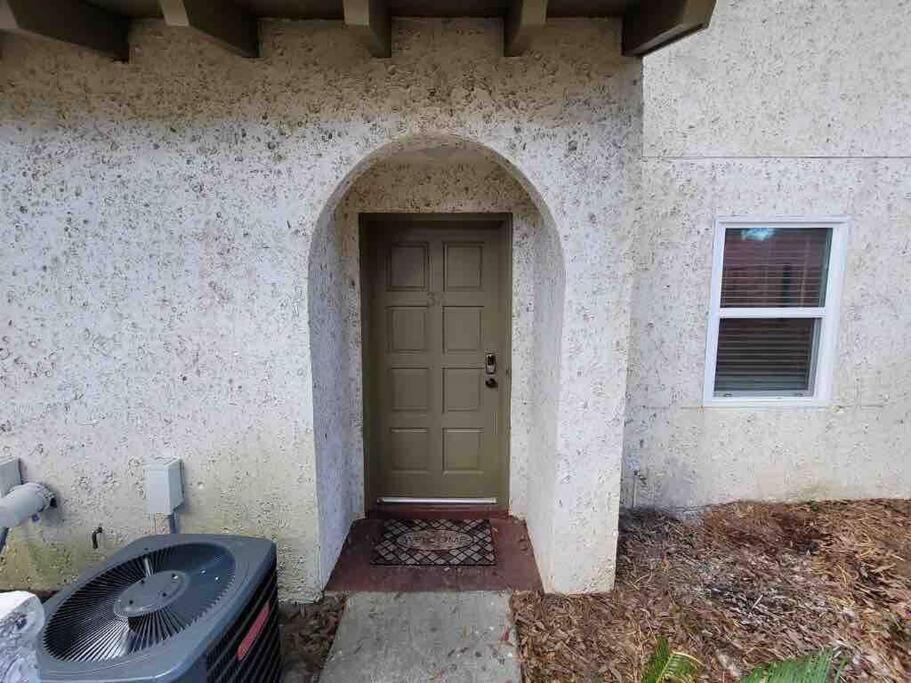 Apartamento Elegant 2-bedroom Pet-friendly W 2 Parking Spaces *