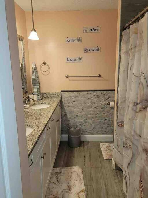Apartamento Elegant 2-bedroom Pet-friendly W 2 Parking Spaces *