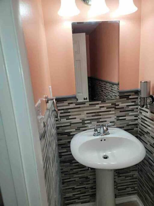 Elegant 2-bedroom Pet-friendly W 2 Parking Spaces Hilton Head Island